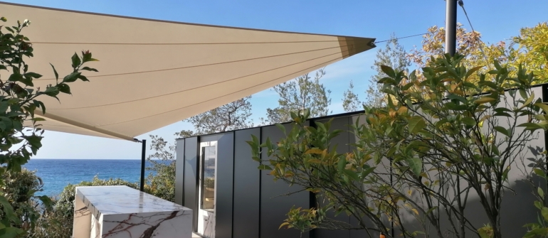 Zonnezeil boven buitenkeuken goed plannen