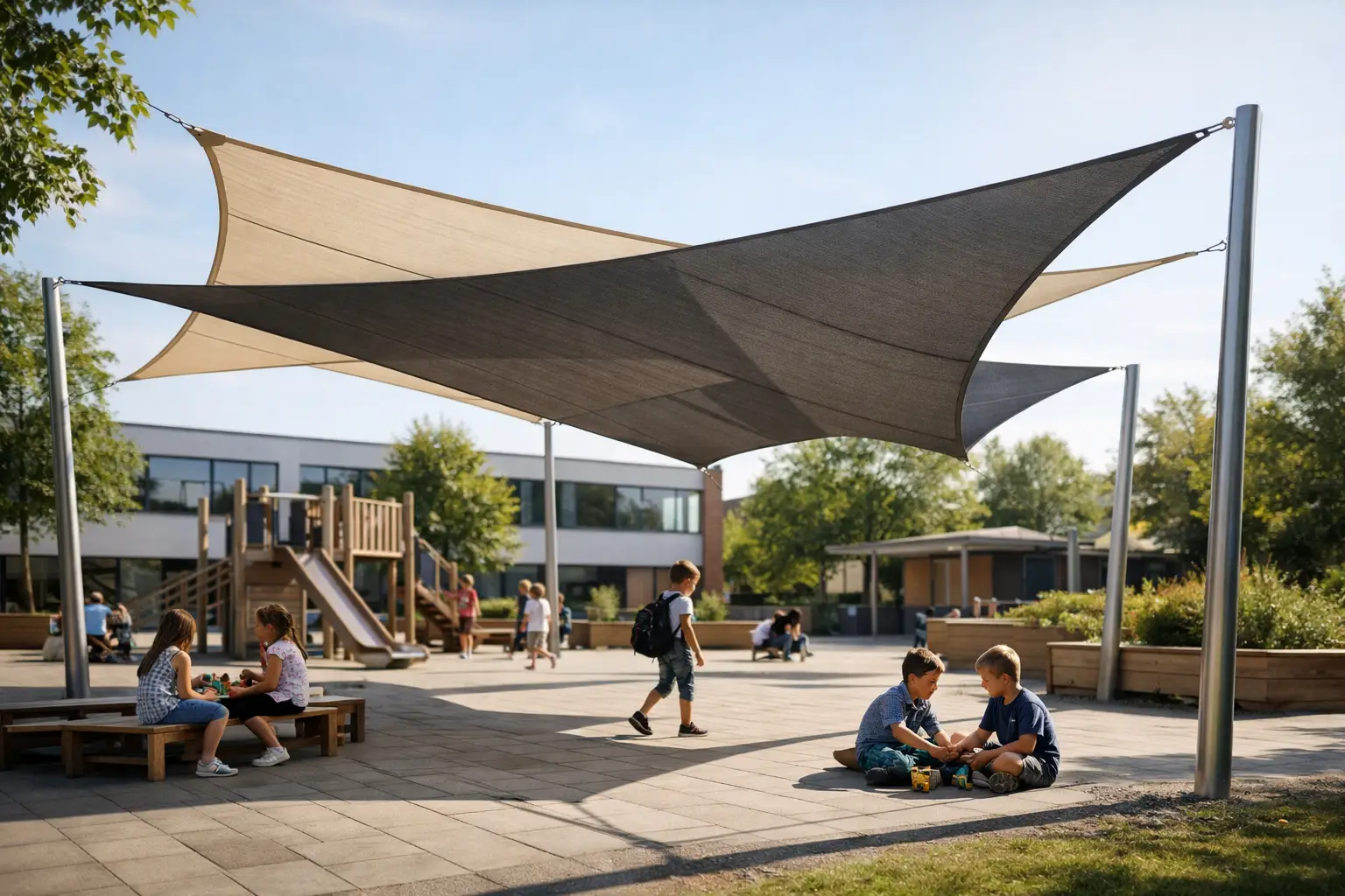 Zonnezeil voor schoolplein met slimme schaduw