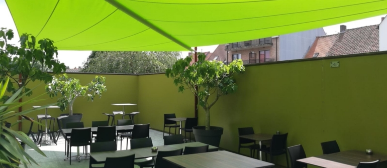 Zijn zonnezeilen regenbestendig genoeg voor uw terras?